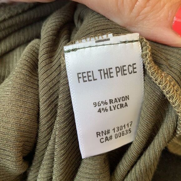 Feel the Piece Olive Ribbed Tank Size XS/S - Picture 3 of 3